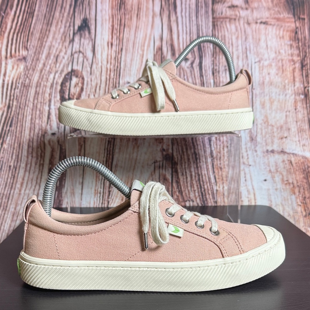 Cariuma OCA Low Sneakers Womens Sz 8